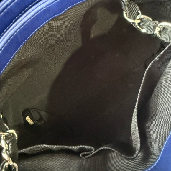 Chanel Blue patent whipstitch shoulder or crossbody bag - Picture 3 of 13